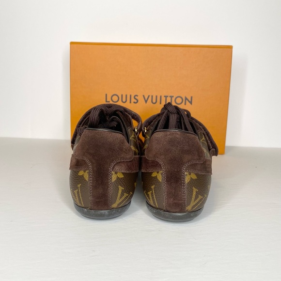 ($400) Louis Vuitton sneakers - Picture 2 of 8